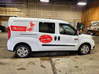 Custom Vehicle Graphics Photo